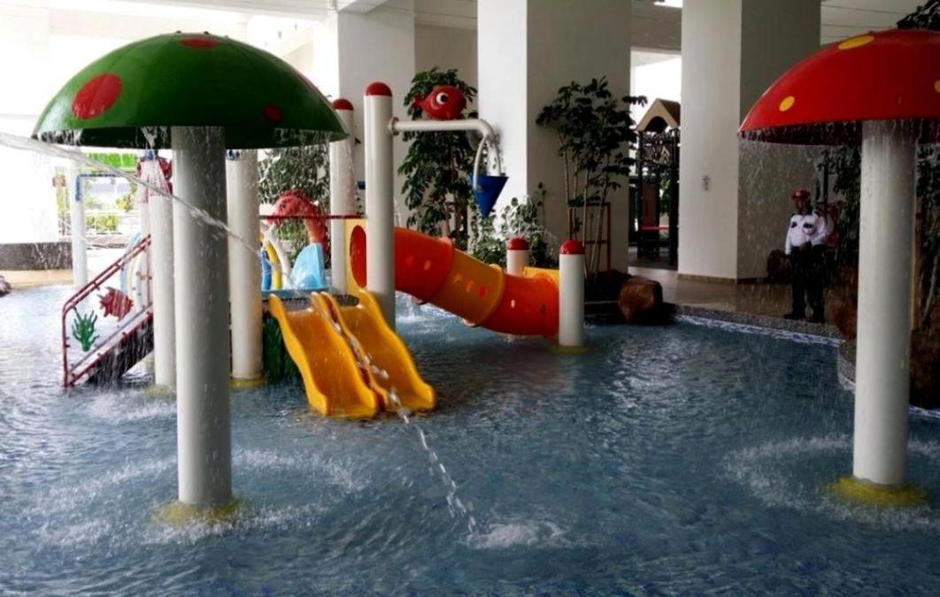 Johor Desaru Beach Bungalow Villas Kangkar Chemaran Екстер'єр фото