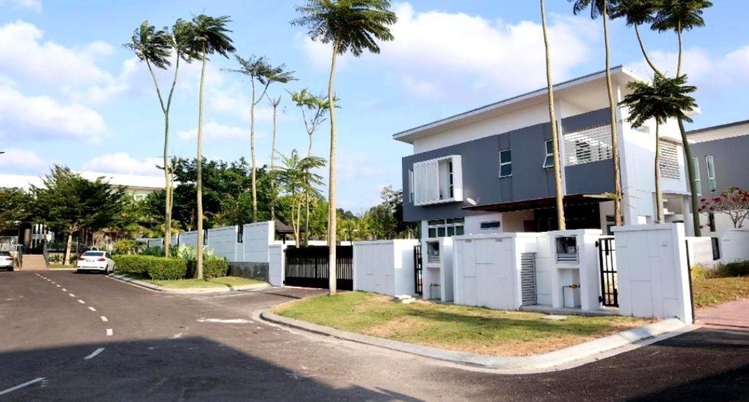 Johor Desaru Beach Bungalow Villas Kangkar Chemaran Екстер'єр фото