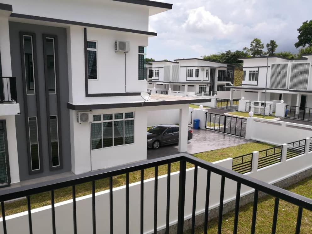 Johor Desaru Beach Bungalow Villas Kangkar Chemaran Екстер'єр фото